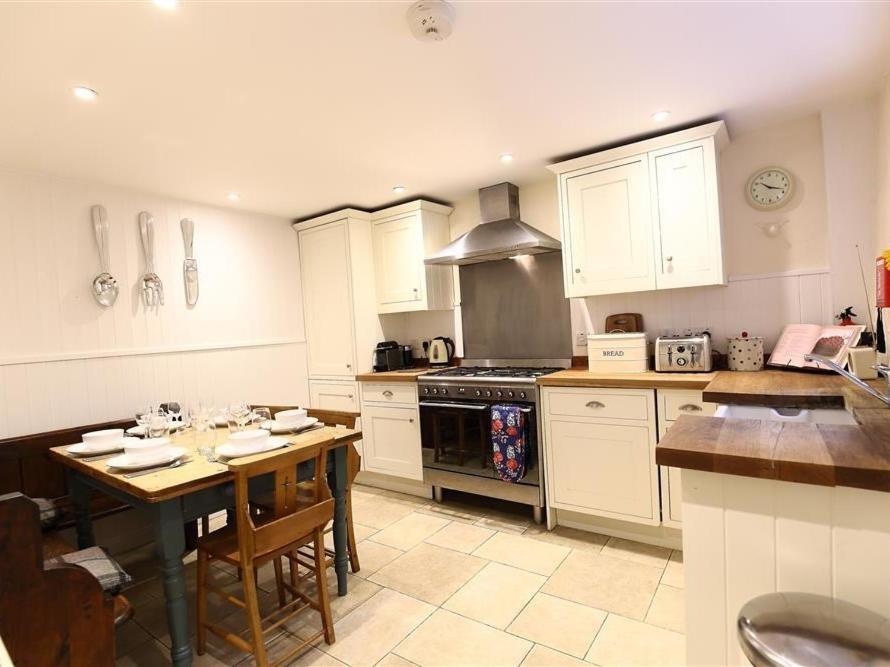 Hare House * Chipping Norton